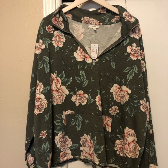 Maurices Tops - Women’s flowered sweatshirt. Size 2X.
